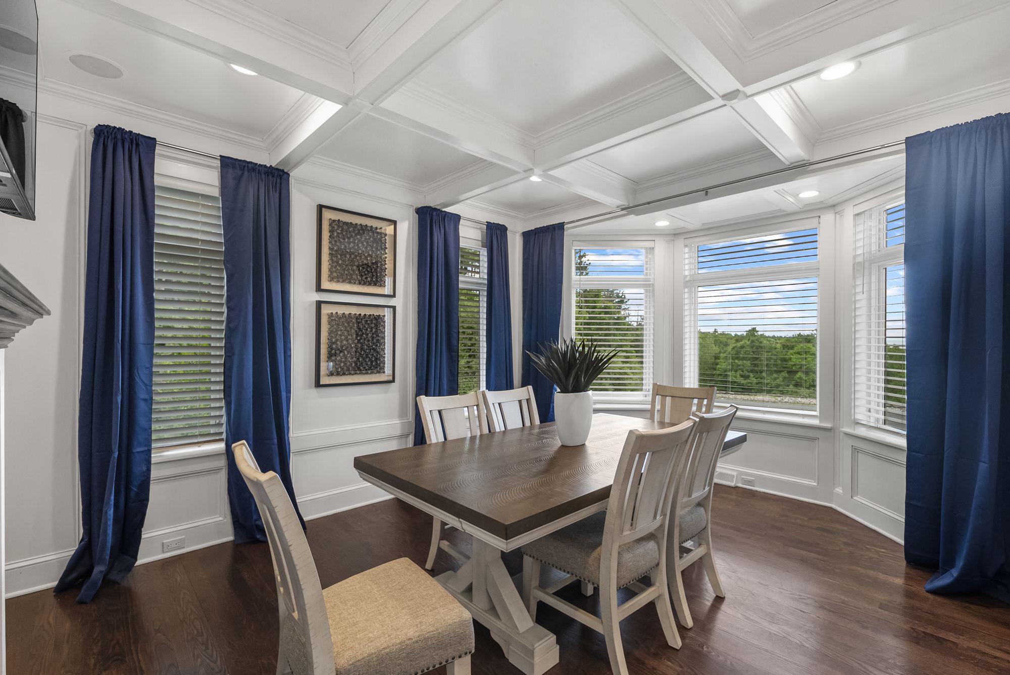 Coffered dining room set for ten